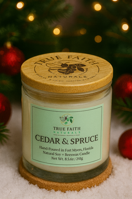 Cedar & Spruce Christmas Candle – 8.5 oz Clear Jar